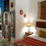Casa Sol Y Luna By Majikal B&B