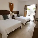 Casa Ubicada En El Corazon De Merida, Ac Y Piscina!