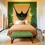 Ya\'Ax Hotel Boutique