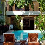Siesta Fiesta Hotel & Hostel