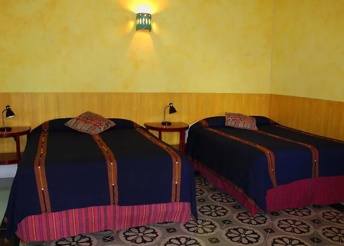 Hotel Medio Mundo