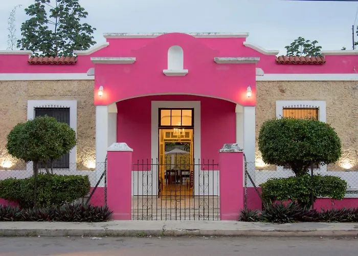 Rosa Mexicano Hostal