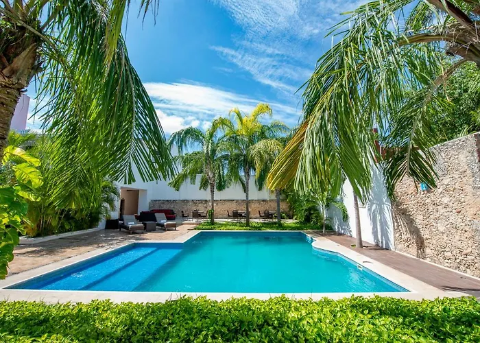 Hotel Embajadores