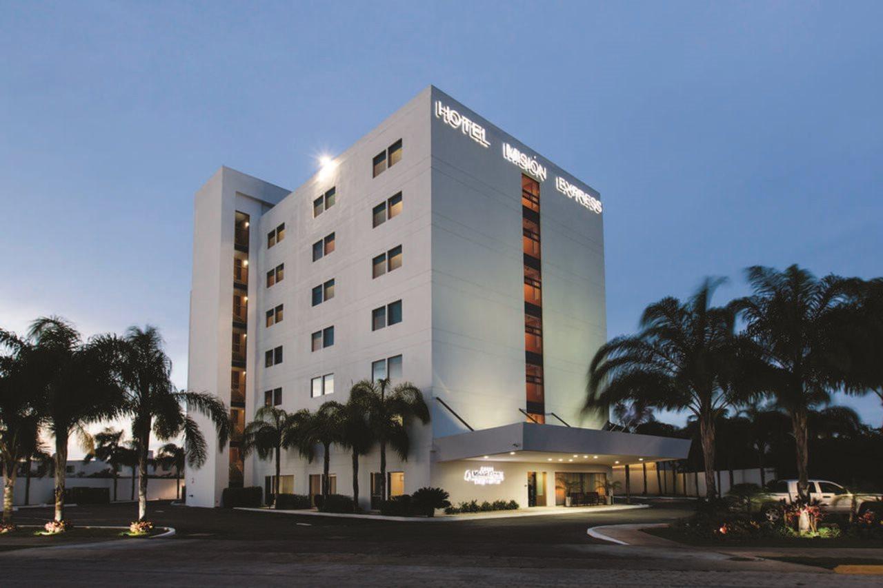Mision Express Altabrisa Hotel