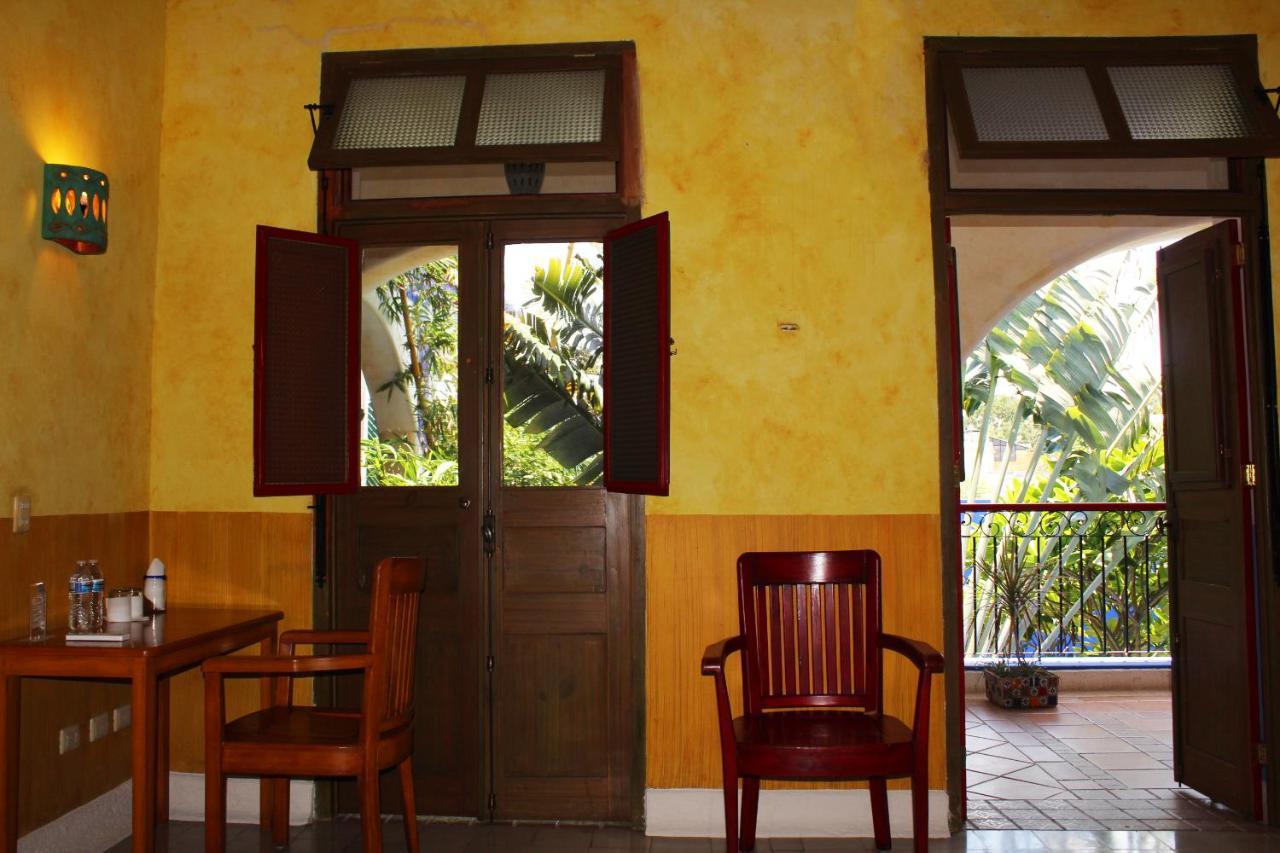 Hotel Medio Mundo