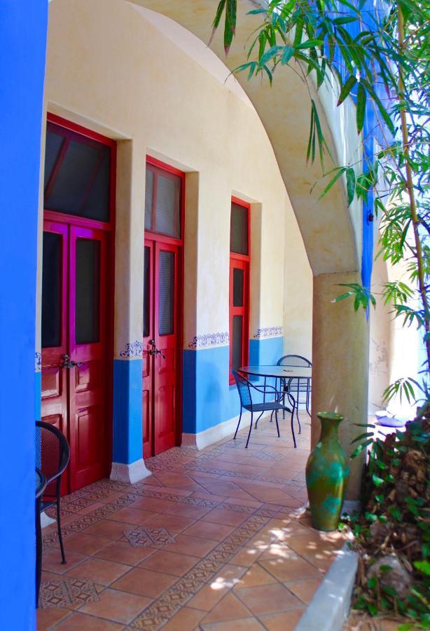 Hotel Medio Mundo