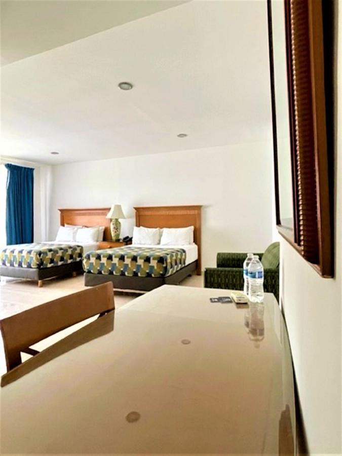 Embajadores Hotel