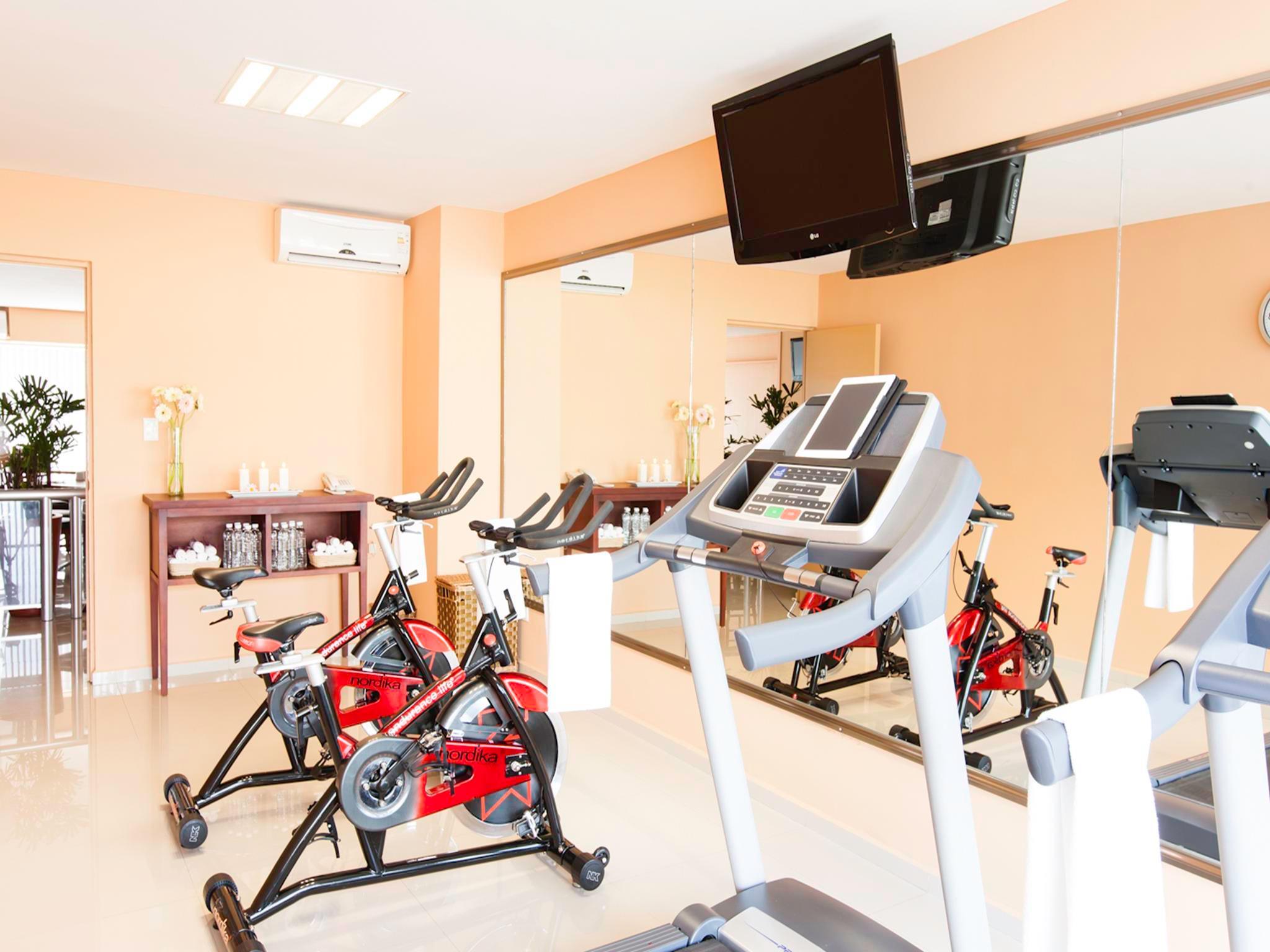 Mision Express Altabrisa Hotel 3*