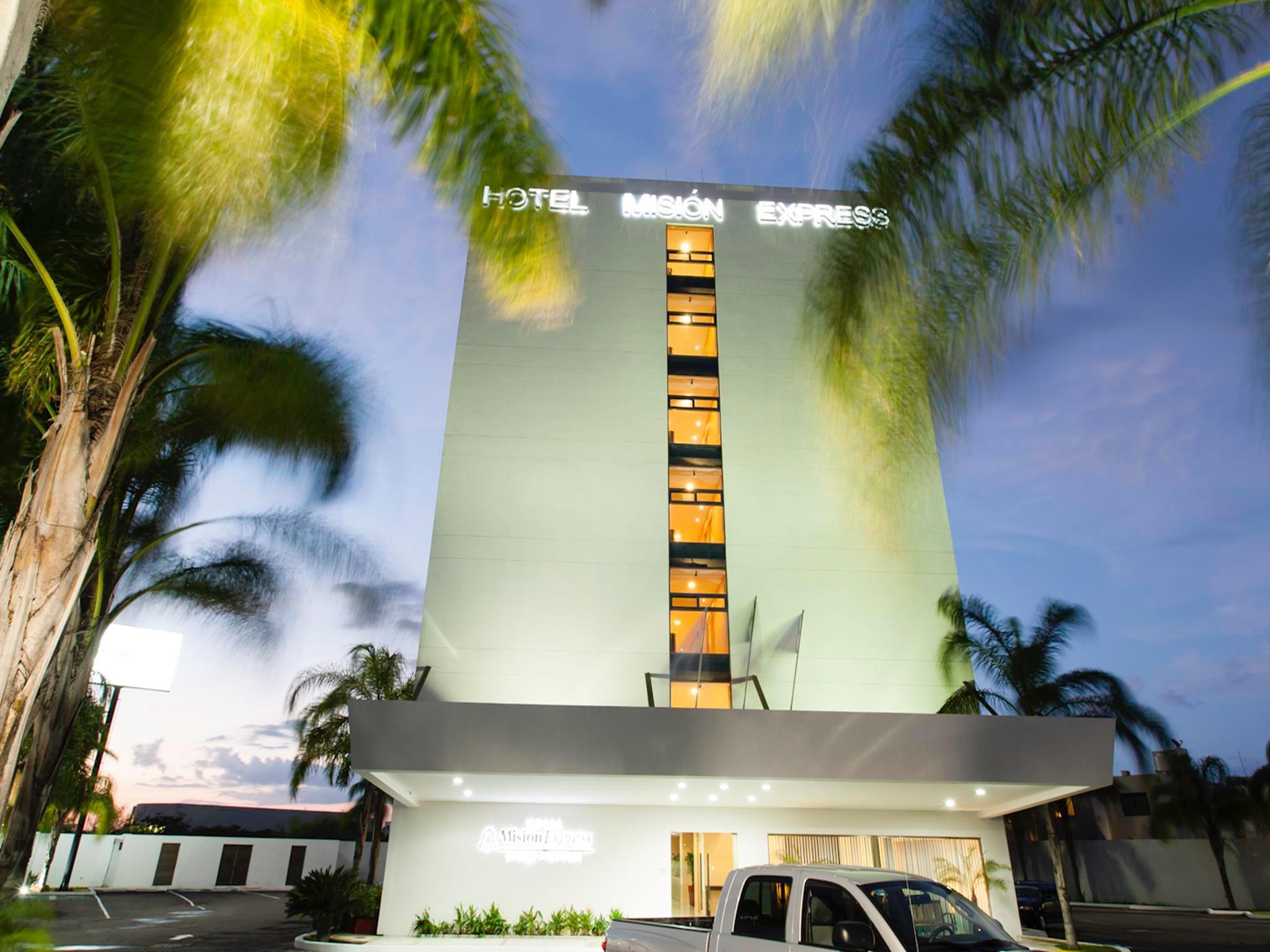 Mision Express Altabrisa Hotel