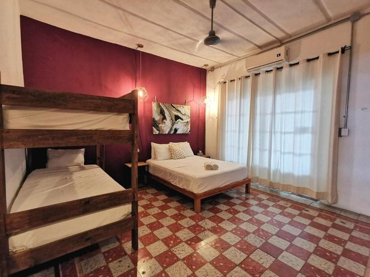 Сasa de vacaciones La 78 Alberca Y Garage Con Porton Electrico Mérida