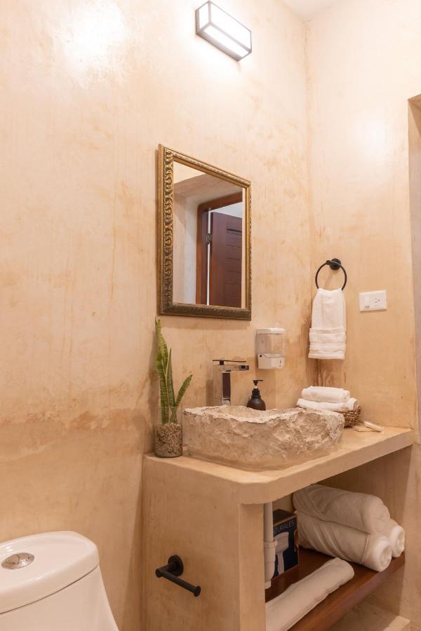 Casa Dos Lirios Boutique Bed & Breakfast Merida