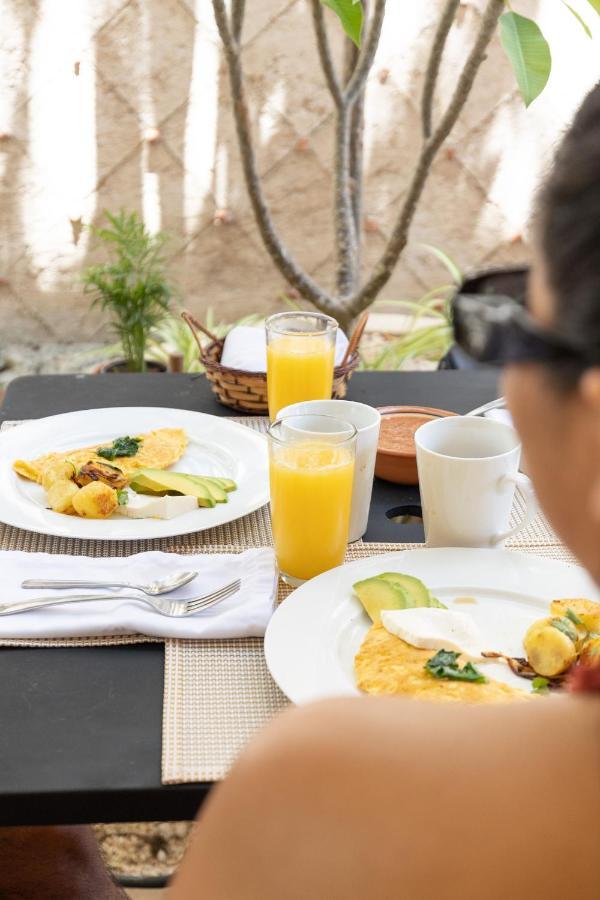 Casa Dos Lirios Boutique Bed & Breakfast Merida