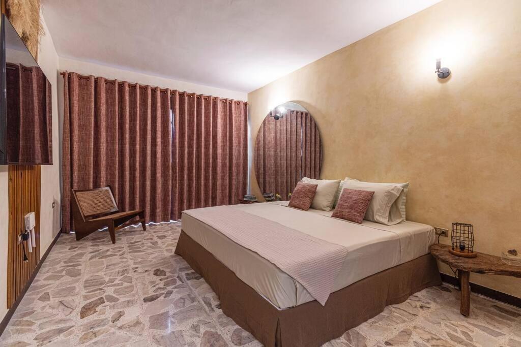 Casa Itinerante, Santa Ana / Merida, Centro. * Mérida