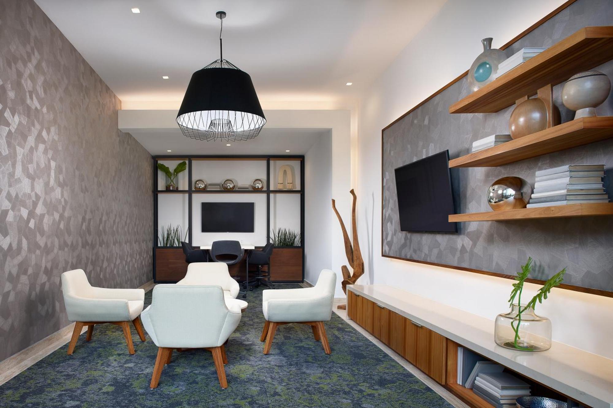 Courtyard By Marriott Downtown