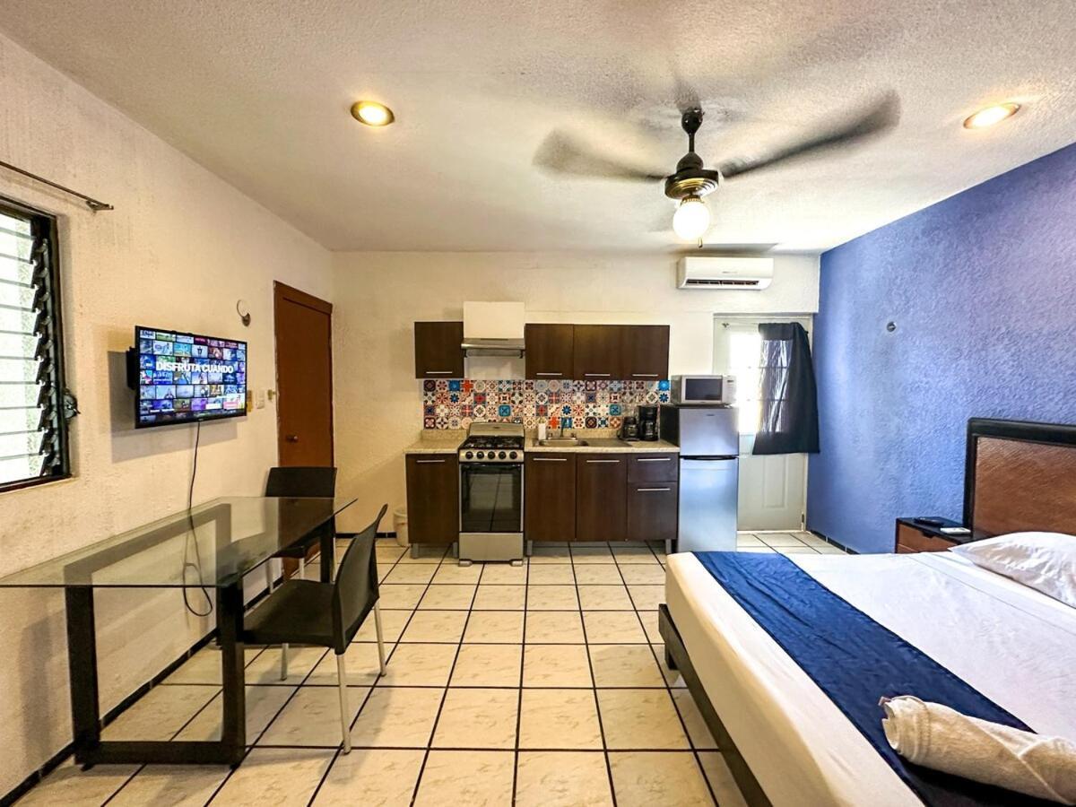 Espacio Creado 3 Personas Con Piscina