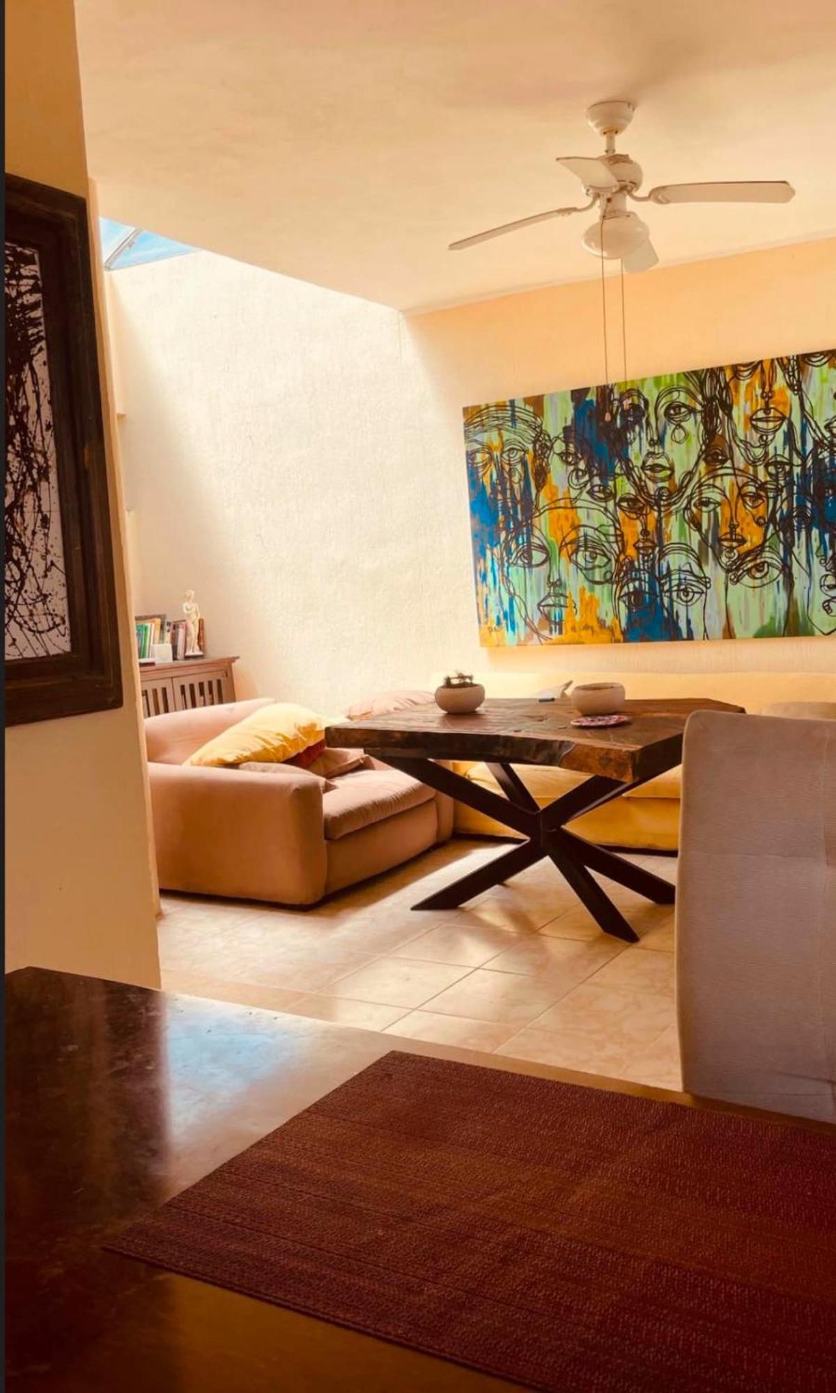 Habitación en casa particular Art House