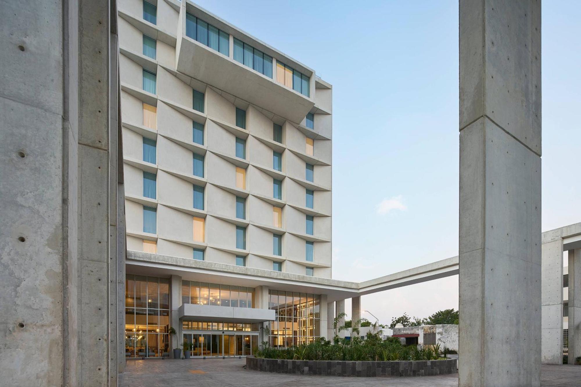 Courtyard By Marriott Downtown 4*