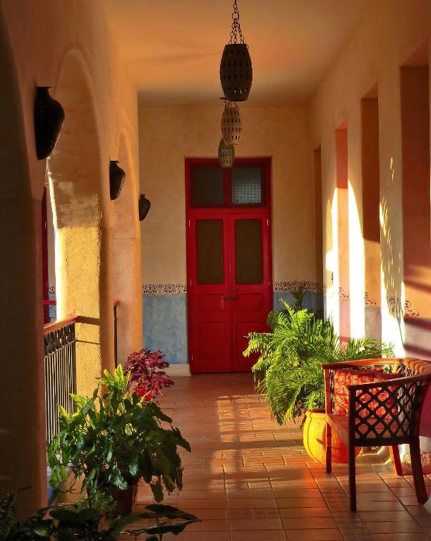 Medio Mundo Hotel 3*