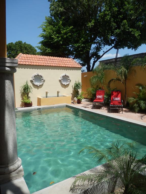 Ochenta Y Dos Bed & Breakfast & Spa