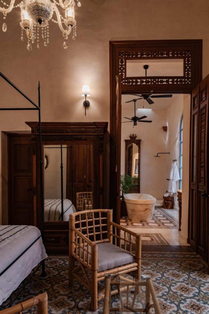 Homestay Casa Esther - Parque Santiago Merida