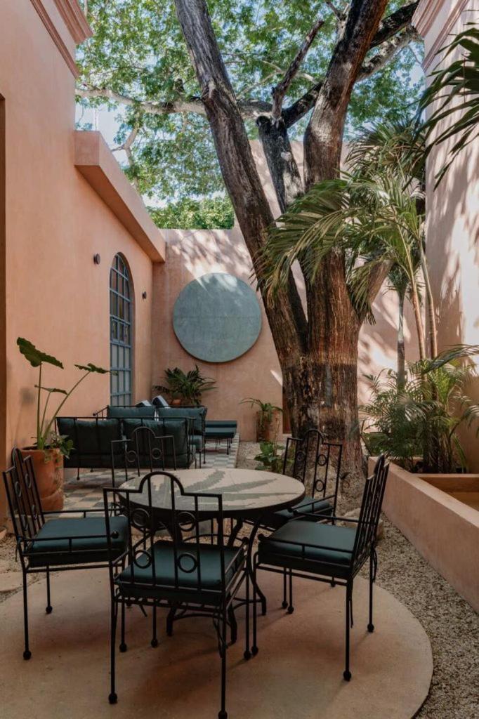 Casa Esther - Parque Santiago Merida