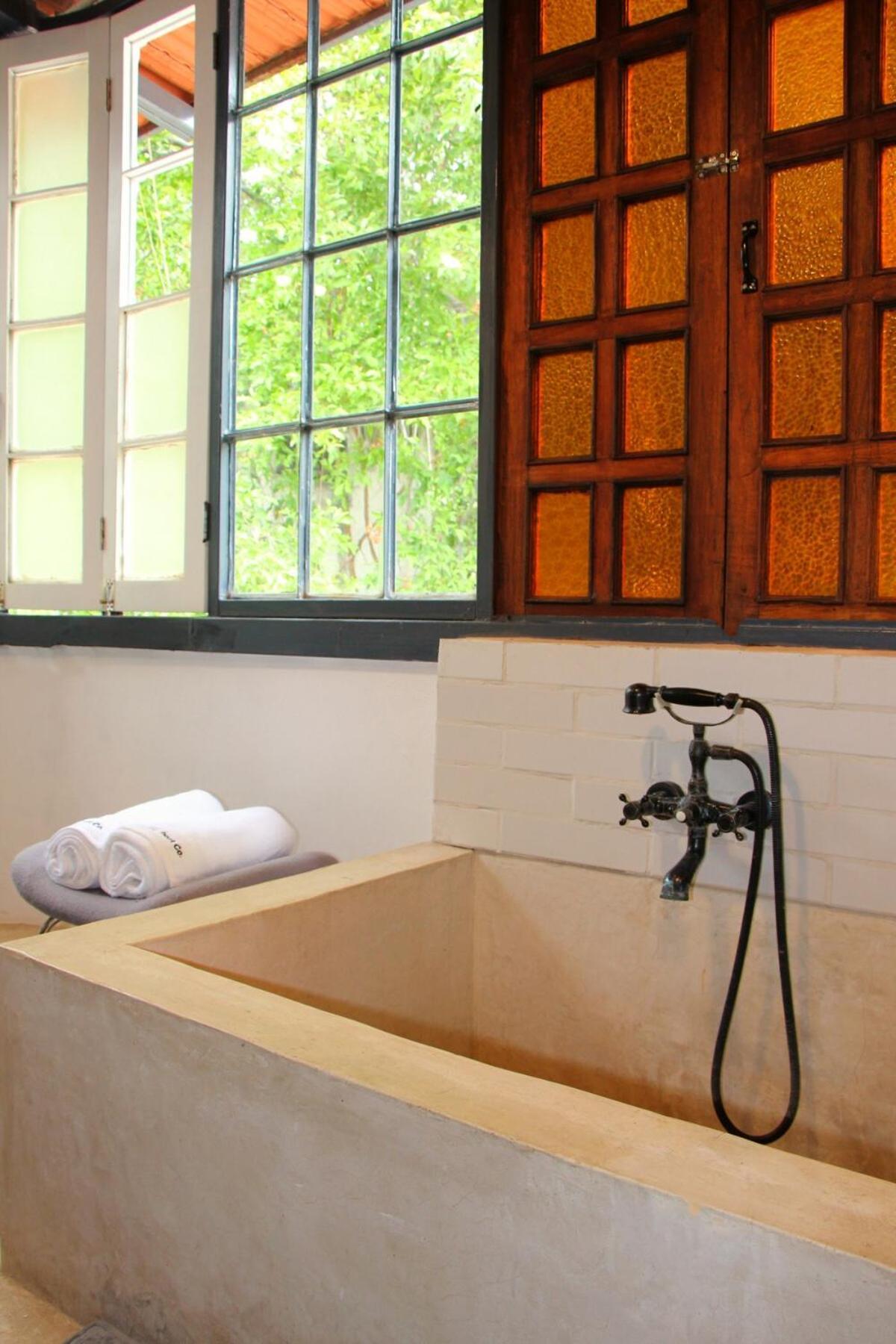 Villa Oasis With Natural Pool In The Heart Of *