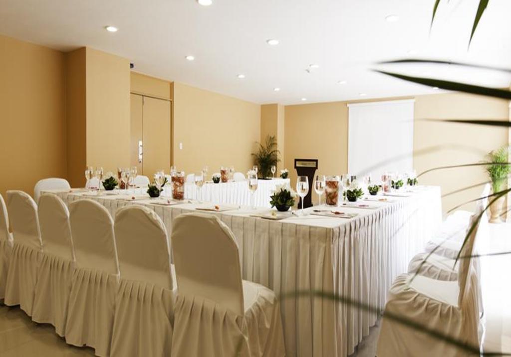 Mision Express Altabrisa 3*