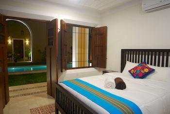 Hotel Boutique By The Museo 4*