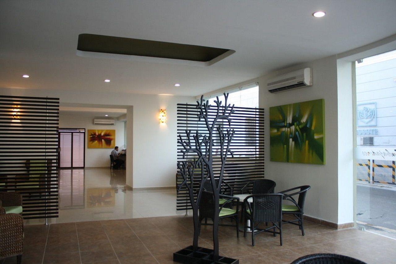 Hotel Embajadores