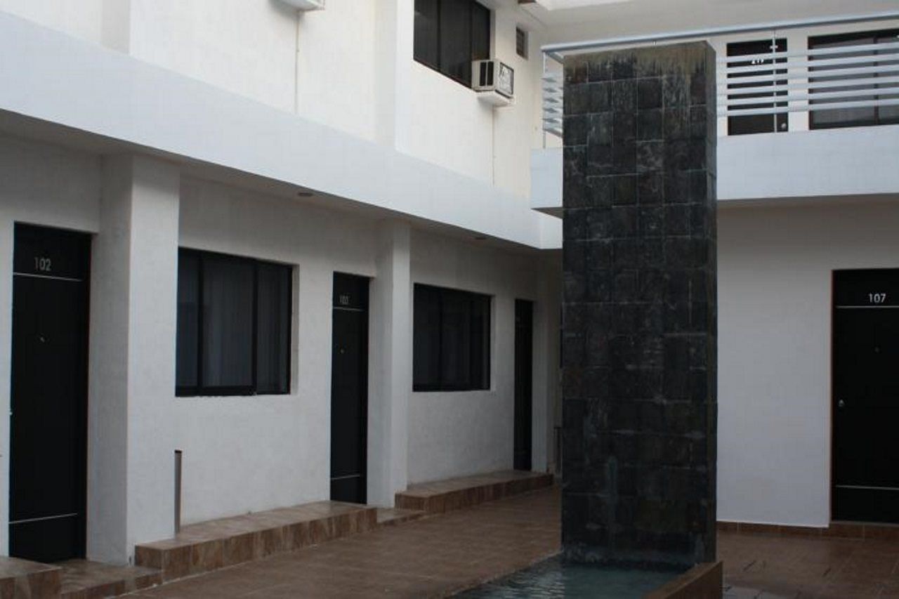 Embajadores Hotel 4*