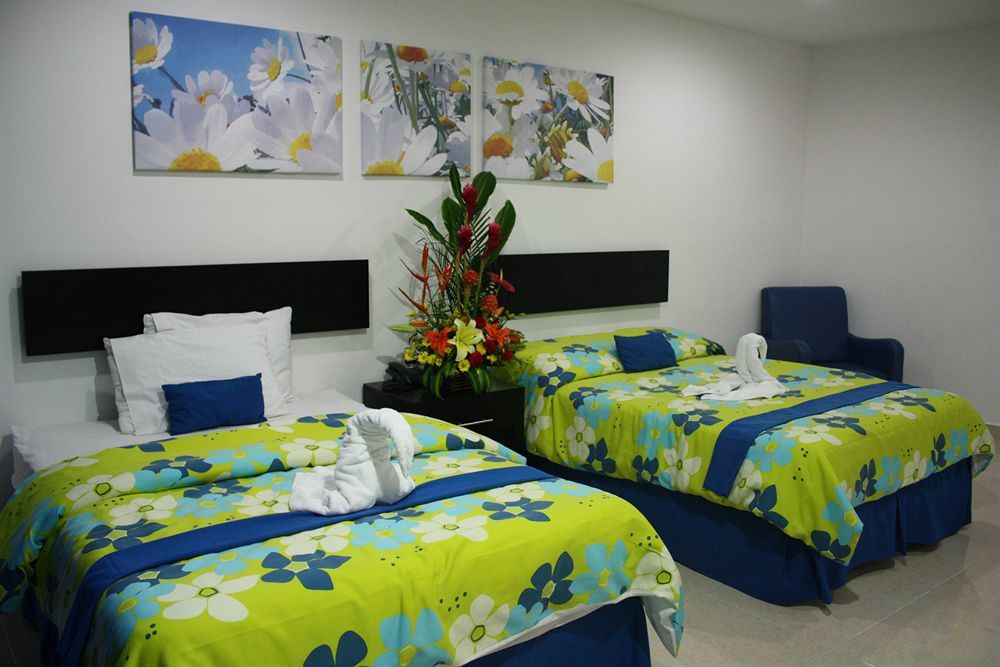 Hotel Embajadores 4*