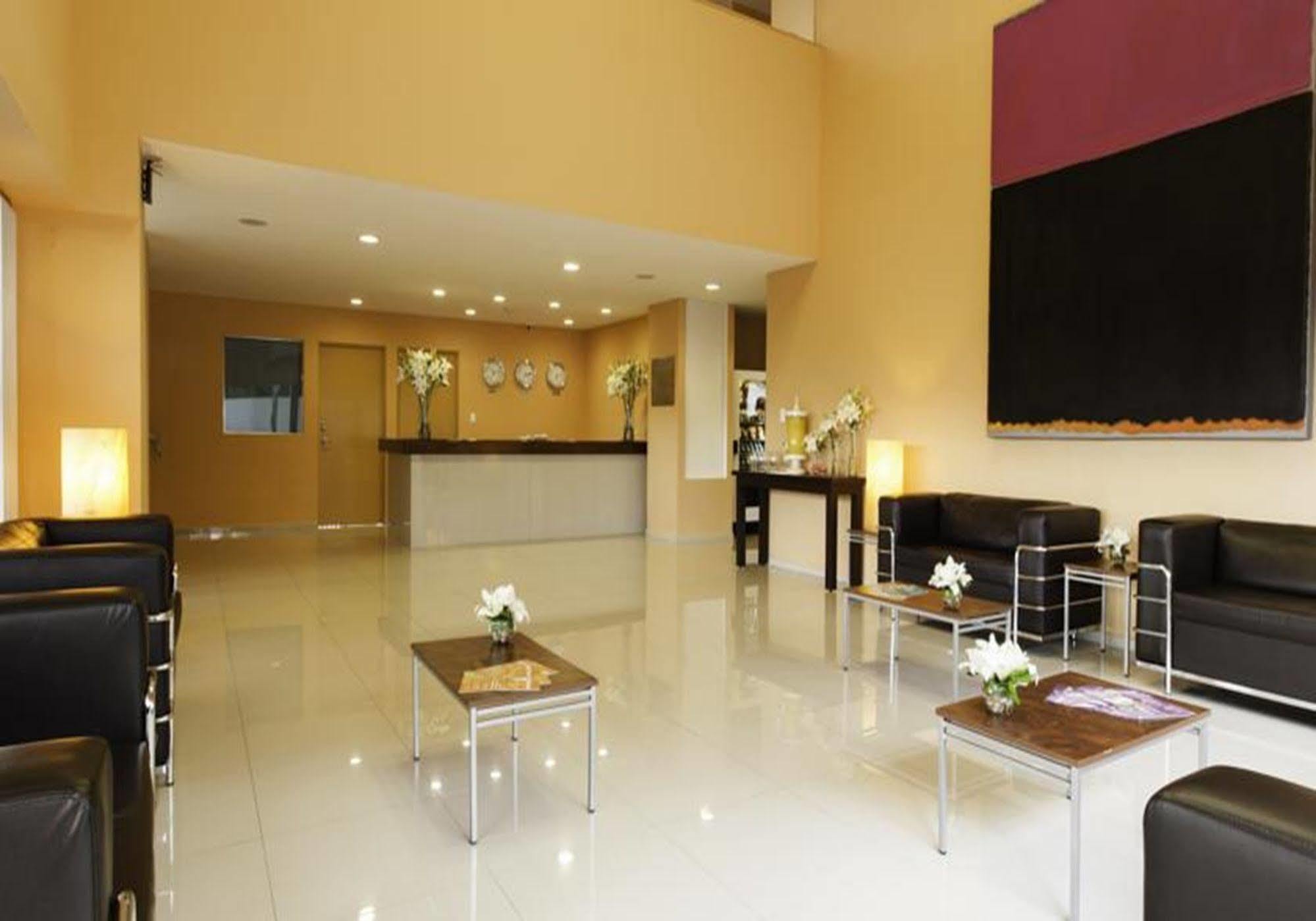 Mision Express Altabrisa Hotel