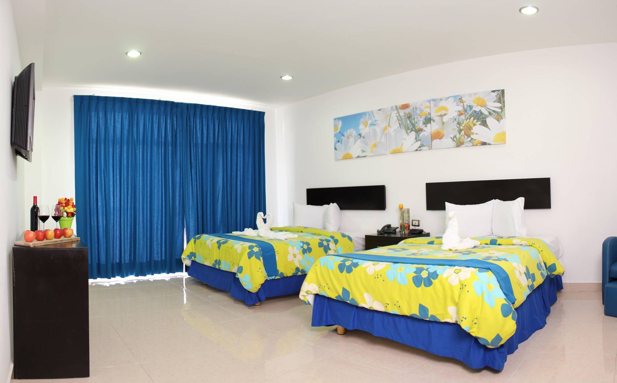 Embajadores Hotel 4*