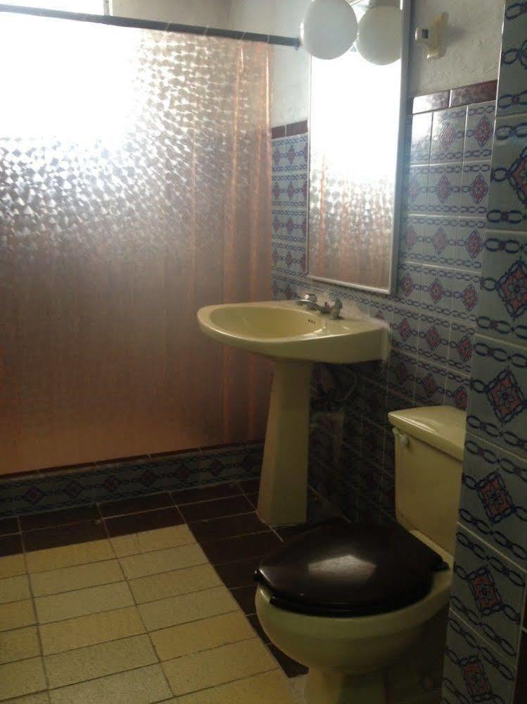 Siesta Fiesta & Hostal