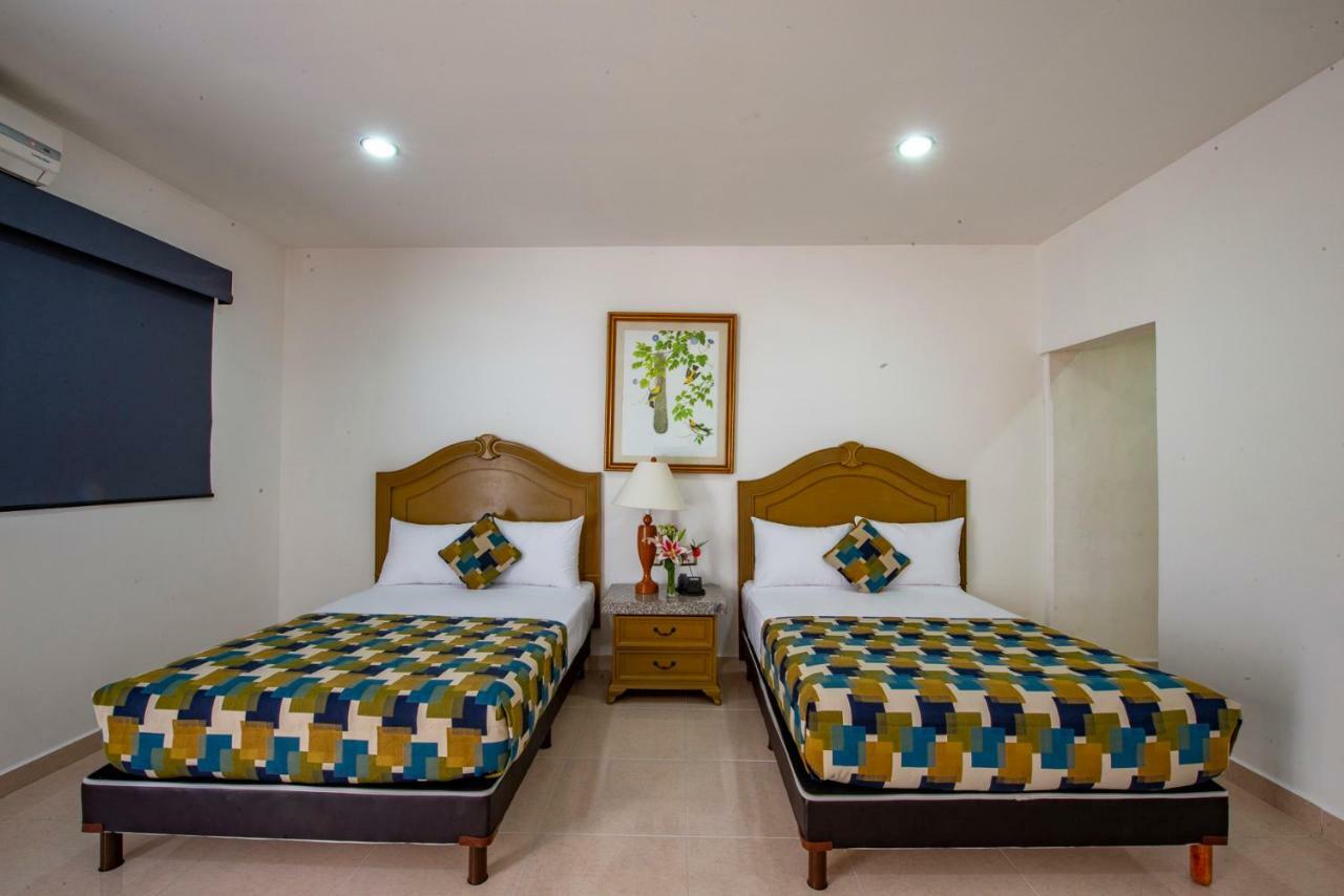 Hotel Embajadores 4*