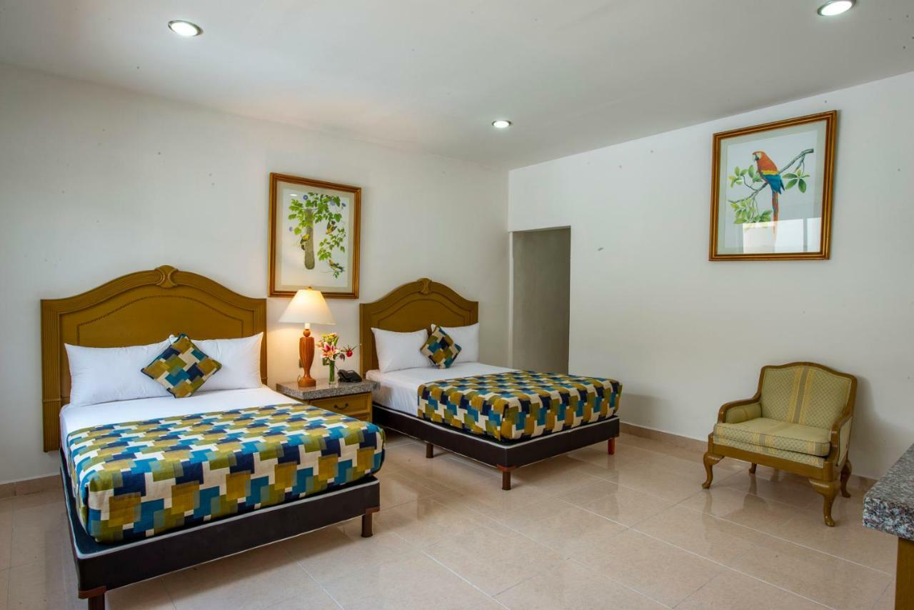 Hotel Embajadores
