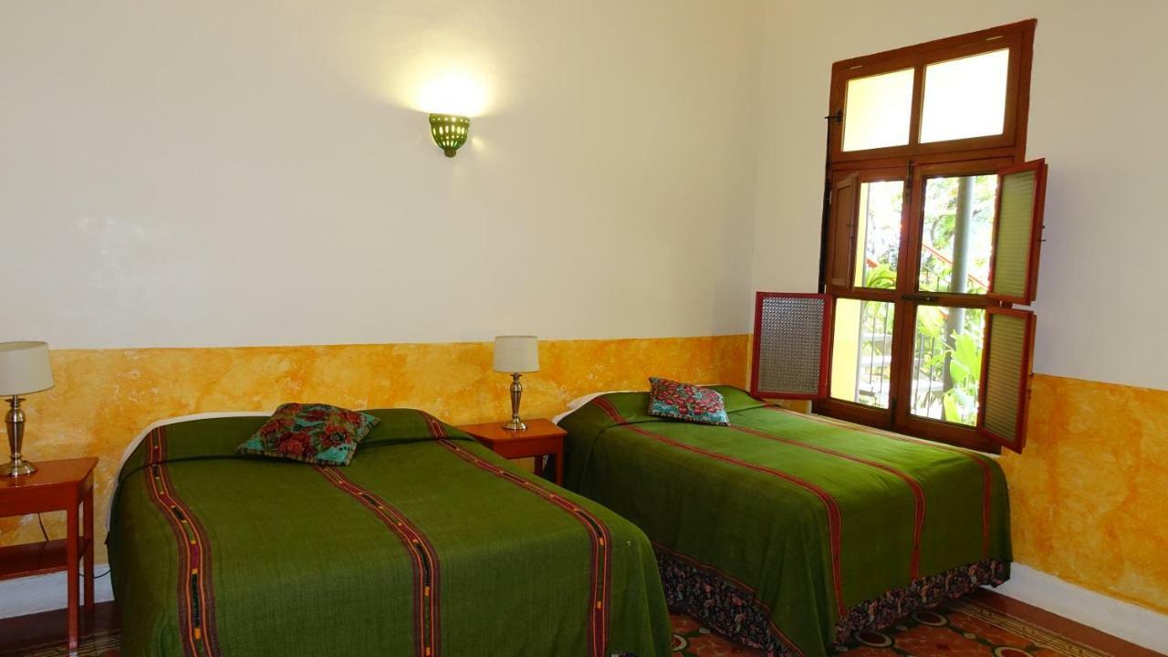 Hotel Medio Mundo 3*