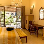Casa Palmas By Majikal B&B
