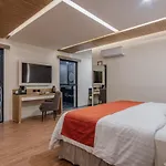 Hotel Plaza By Kavia
