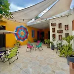 Rosa Mexicano Hostal