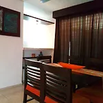 Casa Holly Caucel