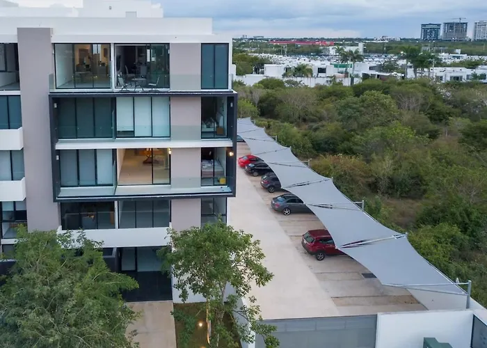 Peninsula Stays 2 Bedroom Designer Apartment & 200 Mb Fast Wifi New Listing!