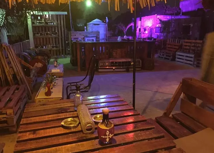 Itzaes Hostel