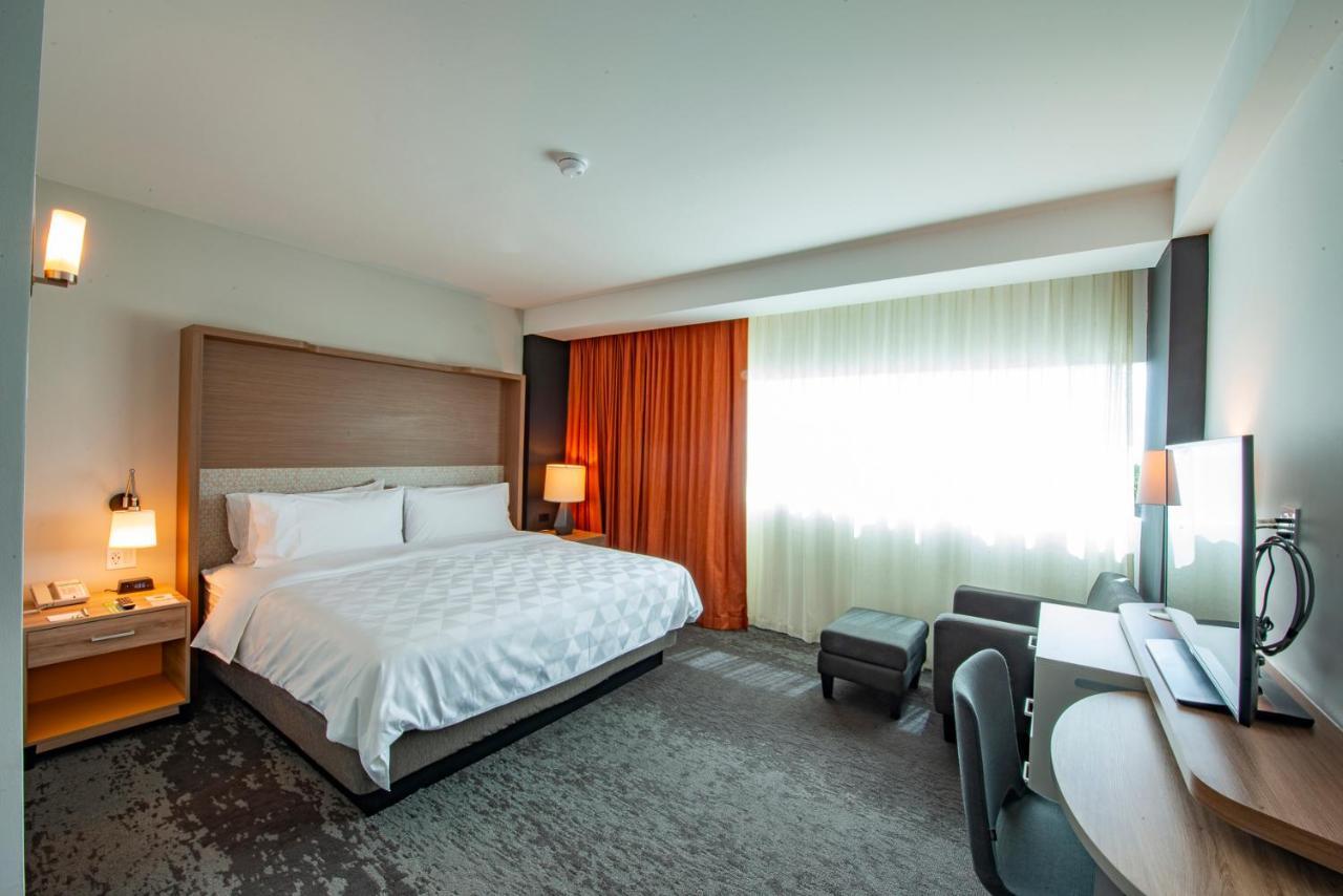 Inn&suites - La Isla, An Ihg Hotel