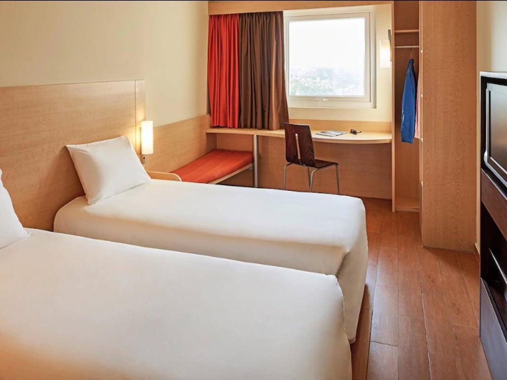 Ibis 3*