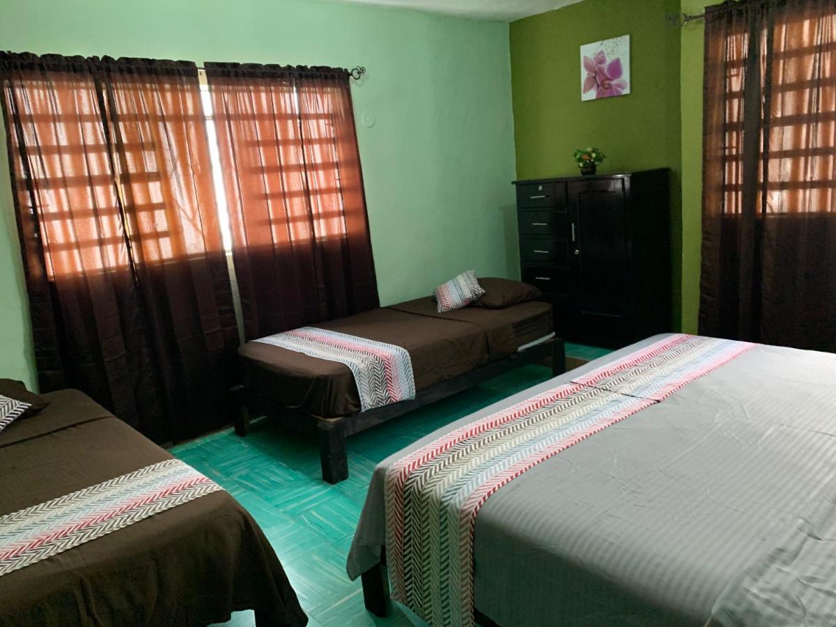 Casa Alegria Pensión *