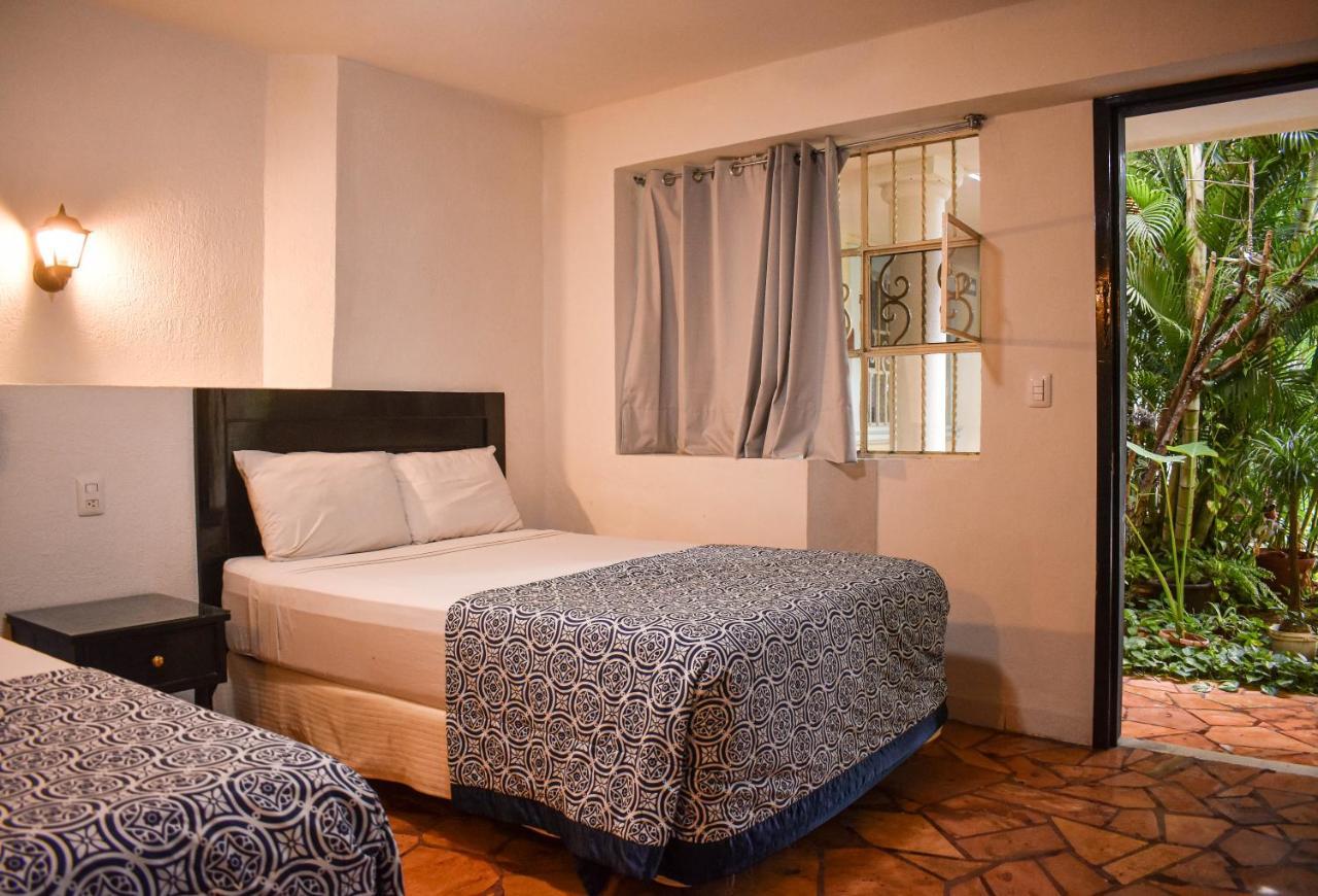 Hotel Santa Ana 3*
