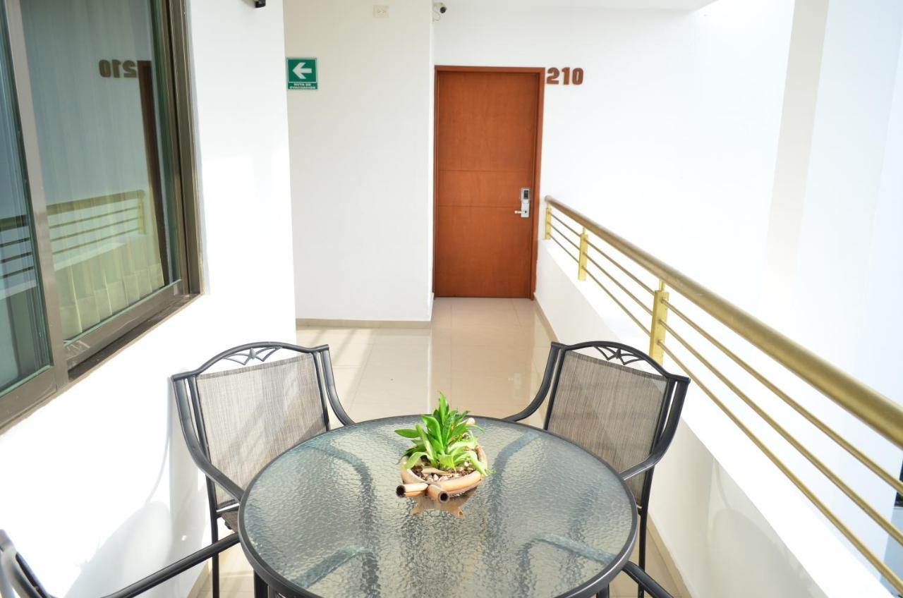 Hotel Real Mercedes 4*