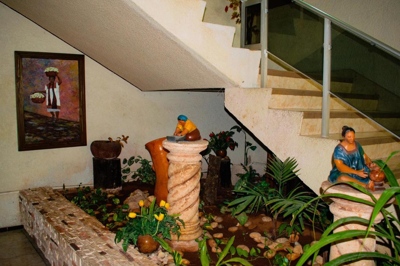 Hotel Del Sol 2*