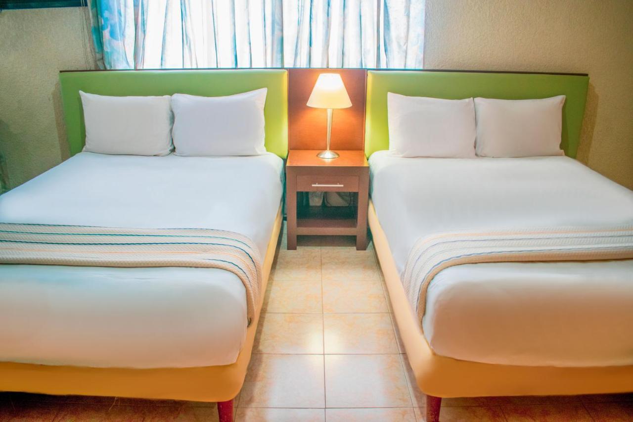 Hotel Del Sol 2*